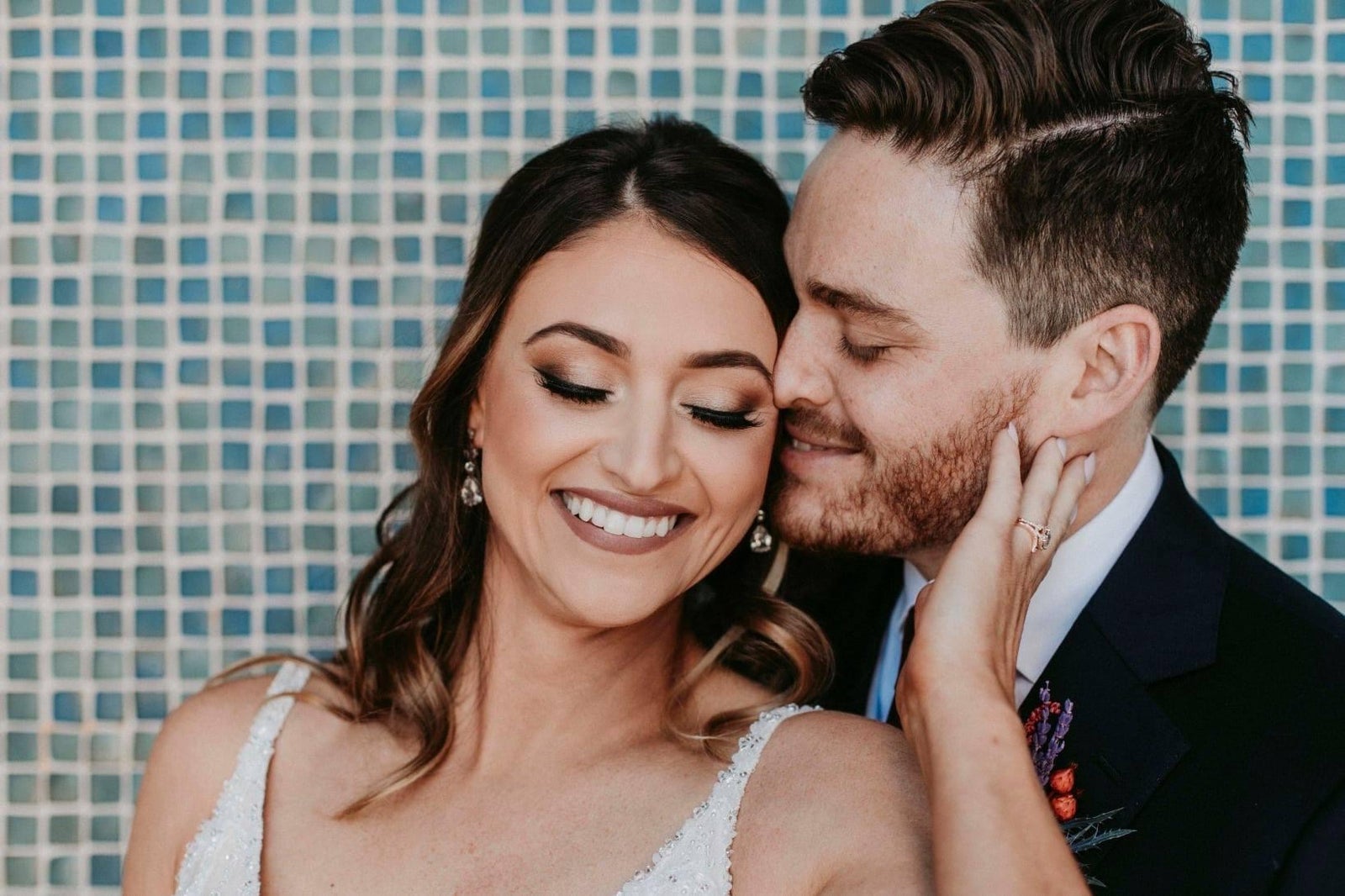 Kansas City's 1 Hairstyling, Makeup, & Airbrush Spray Tanning Artists